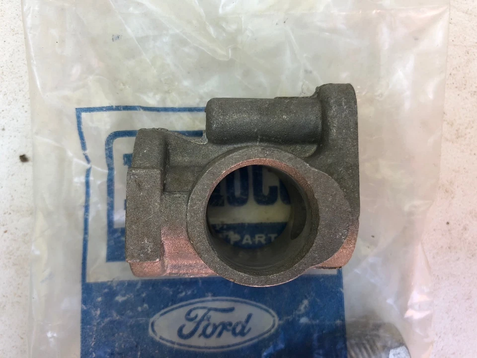 SAAB 96 V4 / SONETT / FORD TAUNUS V4 1969 1970 1971 ROCKER SHAFT SUPPORT N.O.S - Image 1 of 3