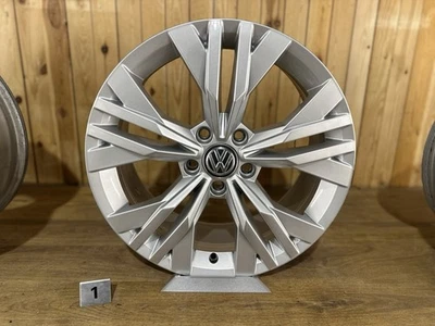 1x Alufelge Stavanger VW Original Passat 3G B8 3G0601025AB 7x17 ET38 - Bild 1 von 4
