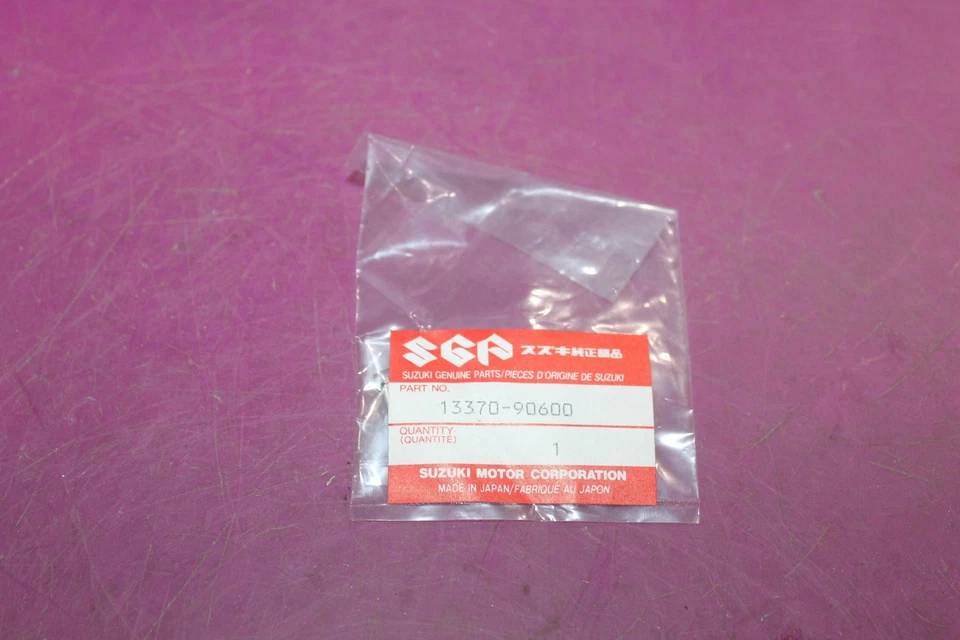 Válvula de aguja Suzuki. Parte 13370-90600. Ver foto. Foto 1 de 1