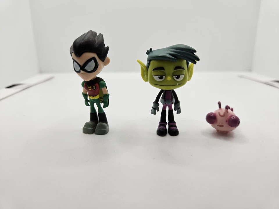 Teen Titans Go! Lote de mini figuras - Robin, niño bestia y Silkie PVC coleccionables Foto 1 de 4