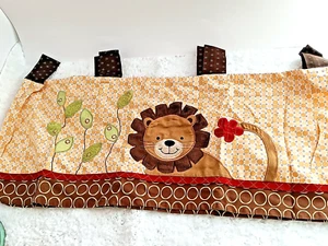 LAMBS & IVY 2009 Löwe 14 x 58" Volant Mehrfarbig Baumwolle Gold Burgund Braun - Bild 1 von 9