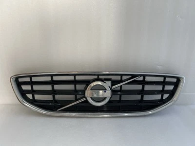 РЕШЕТКА ПЕРЕДНЕГО БАМПЕРА VOLVO V40 313531210 - Изображение 1 из 4