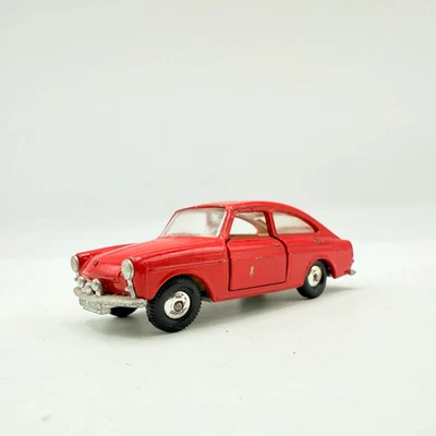 Ruedas de plástico macizo Matchbox Lesney 67b Volkswagen 1600 TL Foto 1 de 4