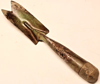 10.5" Vintage Garden Tool - Asparagus Cutter w Green Paint / Use Display / MTT - Image 1 of 4