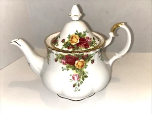 VTG Royal Albert Old Country Roses Bone White Floral Tea Pot with Lid 1962 - Picture 1 of 7