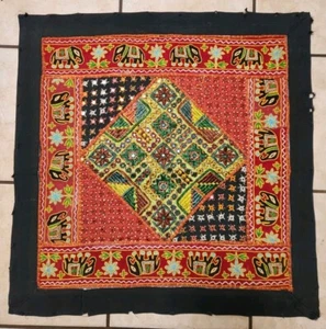 Vintage India Embroidered wall hanging tapestry Elephant Beaded Floral Folk Art - Bild 1 von 10