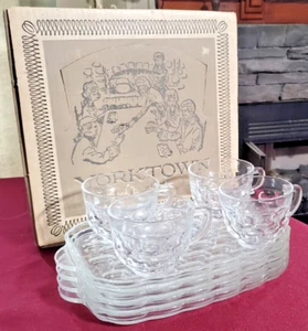 Set Of 4 Federal Yorktown Clear Glass Thumbprint Sip & Snack TV Plates & Cups - Picture 1 of 14