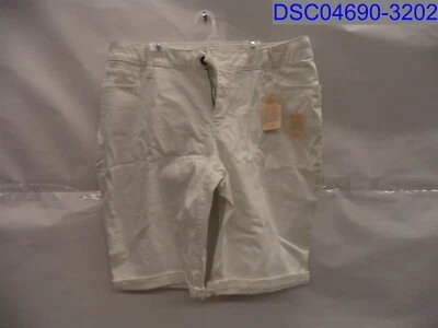 St. John's Bay, Women's White Shorts, Size=16W, Waist=38", Inseam=10" - Image 1 of 3