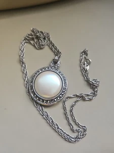 Avon Kunstperlen Wende Halskette 18" lang mit Kette und Anhänger - Bild 1 von 5