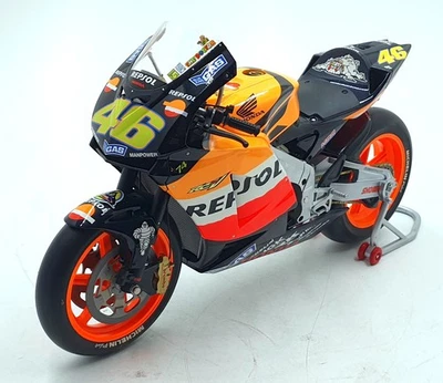 Minichamps 1/6 Scale 062 037146 - Honda RC211V Repsol V.Rossi #46 Moto GP 2003 - Image 1 of 4