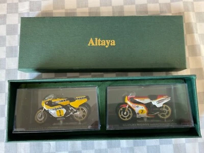 1/24 IXO-ALTAYA SHEENE 1977 SUZUKI +ROBERTS 1979 YAMAHA WORLD CHAMPIONS TWINSET  - Image 1 of 4
