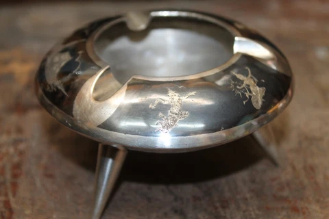 VINTAGE STERLING SIAM ROUND ASHTRAY TRiPOD LEGS CLEAN 95 GRAMS Cover