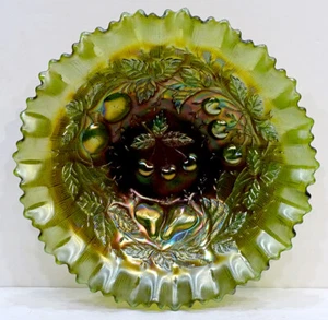 Antique NORTHWOOD Green THREE FRUITS Carnival Glass Bowl / INCREDIBLE COLOR! - Picture 1 of 6