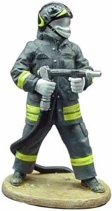 FIREMAN - ITALY 2004 - INTERVENTION DRESS - 1:32 - MINT & UNOPENED - Picture 1 of 4