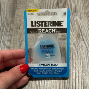 Listerine Reach Ultraclean Floss 30 Yards Mint Flavored - Picture 1 of 3