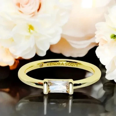 Anillo Kendra Scott Juliette Oro Banda en Circonita cúbica Blanca. Talla 7 Foto 1 de 4