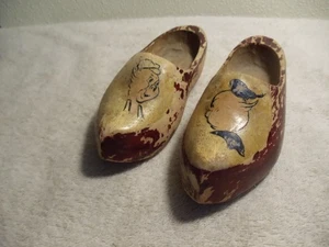 WOODEN SHOES BELIGUM 1940'S CHILDS PIGGIES 6" LONG - Picture 1 of 4