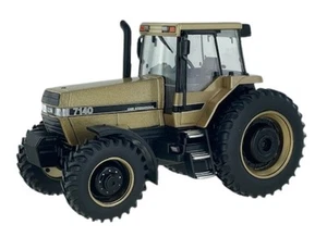BRITAINS - Tracteur de couleur doré - Limité à 300 pièces - CASE IH Magnum 71... - Picture 1 of 2