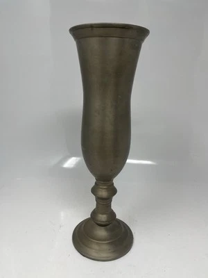 Jarrón de pedestal alto de metal de peltre Pottery Barn de 11,5 pulgadas de alto color plateado pesado Foto 1 de 4