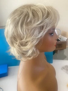 Everyday Elegant  Flexlight  Wig by Gabor. Color Gabor GL14/22. Sandy Blonde. - Picture 1 of 6