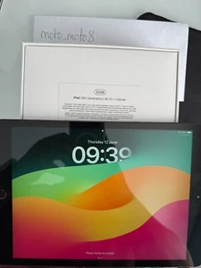 Apple iPad 8th Generation (2021) Space Grey 32GB WiFi+4G A2429 - Pristine - Afbeelding 1 van 6