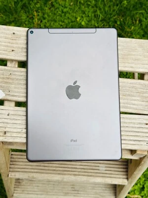 Original Apple iPad Air 3 64GB -SIM 4G- Model A2123-space gray- EB326 - Immagine 1 di 4