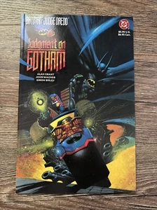 Batman Judge Dredd: Judgment on Gotham DC Comics (1991) 1st Printing - R822 - Picture 1 of 4