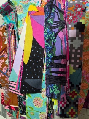 Pound of Anna Maria Fabric Strips Pack Quilting Fabric less than 4in Wide - Image 1 of 4