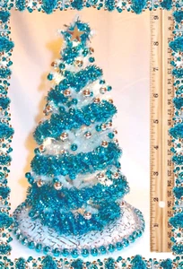 CASA DELLE BAMBOLE MINIATURA ALBERO DI NATALE 8" ILLUMINATO BIANCO-TURCHESE SCALA 1:12 MCM NUOVO - Foto 1 di 8