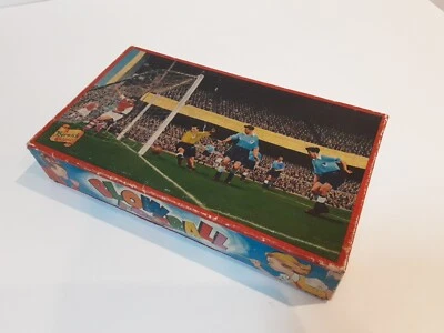 VINTAGE 1950'S BLOW FOOTBALL No. 2 SET BY BERWICK GAMES - Image 1 of 4