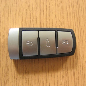 Replacement 3 Button Smart Remote FOB Flip Key Case for for VW PASSAT CC B6 - Picture 1 of 2