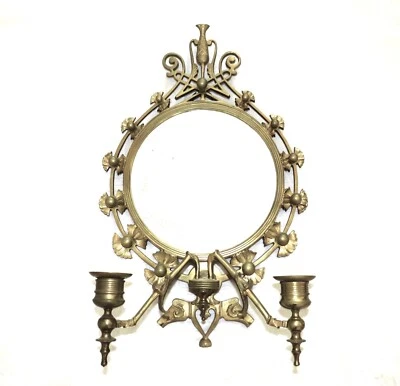 Antiguo espejo de pared biselado de latón con cabezas de piñas y carneros Foto 1 de 4