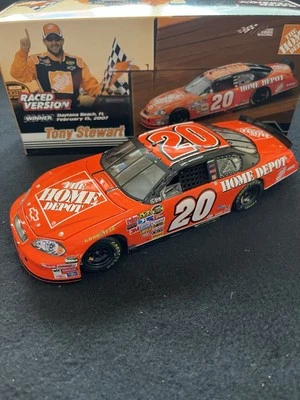 Tony Stewart #20 The Home Depot 2007/gemelo 150 carrera victoria 1:24 L.E. Foto 1 de 4