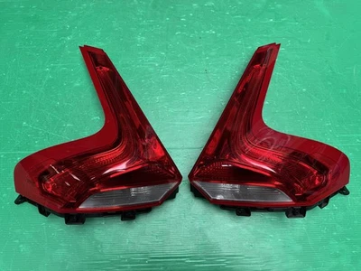 VOLVO V40 REAR TAIL LIGHTS DRIVER RIGHT + PASSENGER LEFT 2012-2016 31395845 - Image 1 of 4