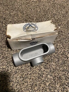 APPLETON T57-SA ALUMINUM CONDUIT BODY TYPE T 1-1/2IN FM7 - Picture 1 of 3