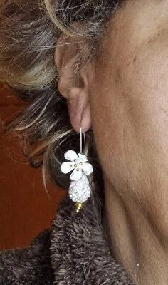 ORECCHINI FLOREALI due-in-uno, orecchini pendenti con fiore e goccia sfilabile - Immagine 1 di 4