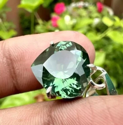 Green Color Natural 29.48 Ct Sapphire Gemstone 925 Solid Silver Pendant Pear Cut - Image 1 of 4