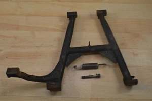 78 Suzuki GS750e, 77-79, center/ service stand - Picture 1 of 10