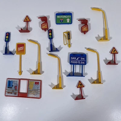 VINTAGE 1987 Matchbox Motorcity Deluxe Play Track Set Accessories Only! 16 piece - Image 1 of 4