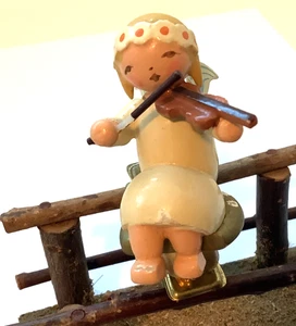 Vintage Erzgebirge WENDT KUHN Clip On Ornament Marguerite Angel Musician Violin - Picture 1 of 13