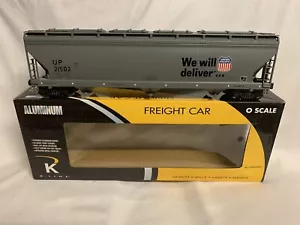 K-LINE ALUMINUM UNION PACIFIC 3 BAY CENTERFLOW COVERED HOPPER CAR! O SCALE UP - Picture 1 of 2