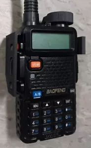 Jaula Baofeng UV-5R - PTT y perilla de volumen cubierta estuche protector - Imagen 1 de 12