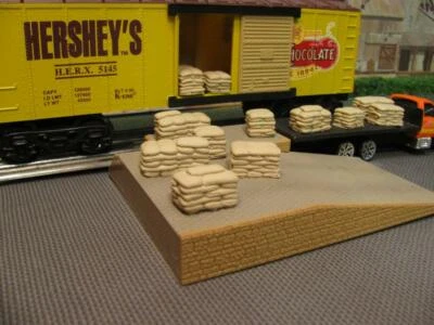 O/O27 Scale Feed / Grain Sacks  - Scenery Accessories  - Image 1 of 2