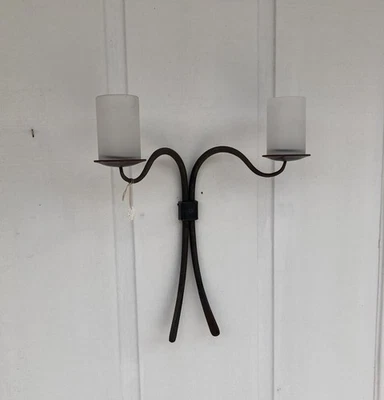 Aplique de doble pared de hierro forjado a mano Foto 1 de 4