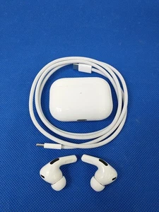 Apple AirPods Pro Wireless Headphones with USB-C (2nd Generation) MTJV3AM/A - Photo 1 sur 12