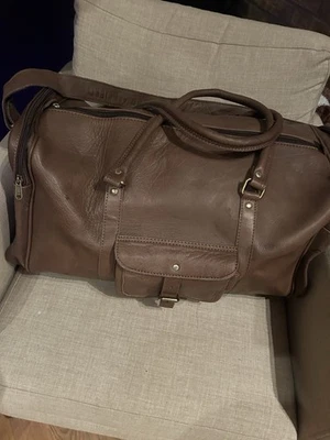 Lord And Field 大号皮革行李袋模糊衬里 23 X 12 X 9 可调节 — 第 1/4 张图片