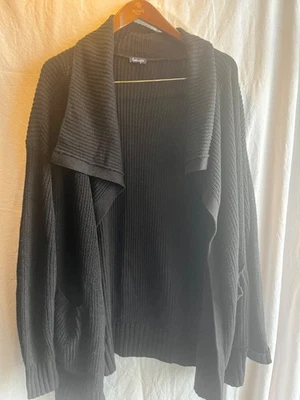 Espléndido Suéter Cárdigan Talla Mediana Negro Manga Larga Frente Abierto Foto 1 de 4