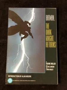 Libro de papel comercial de Batman El Caballero Oscuro DC Comics en muy buen estado/nuevo en estado - Imagen 1 de 2