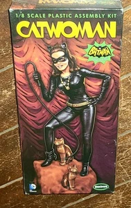 Batman Classic TV Series: (2014) CATWOMAN 1/8 Scale Plastic Assembly Kit #952 - Picture 1 of 3