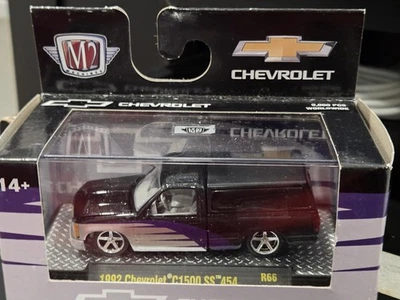 M2 MACHINES 1992 CHEVROLET C1500 SS 454 BLACK NEW IN BOX - Image 1 of 4